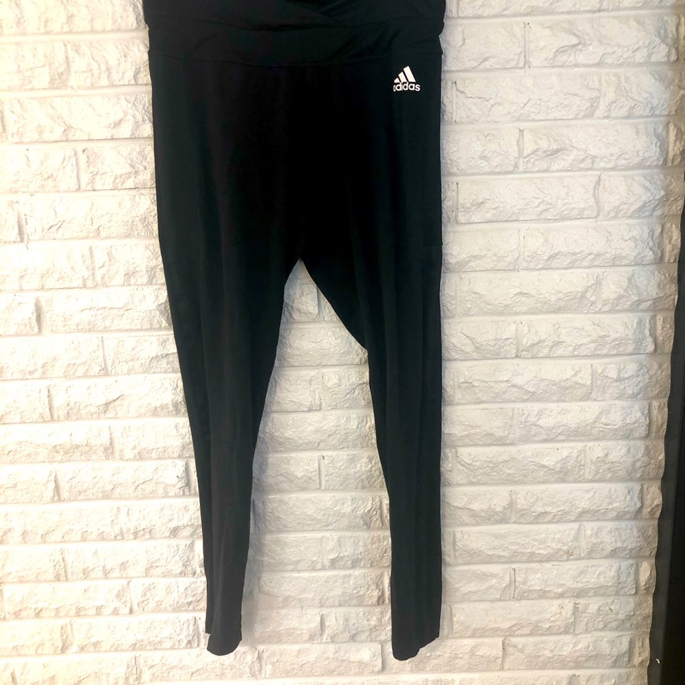 Women’s Adidas black leggings